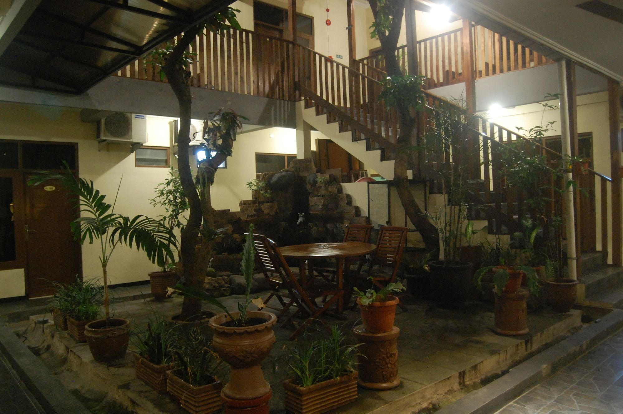Sagan Huis Hotel Джокьякарта Экстерьер фото